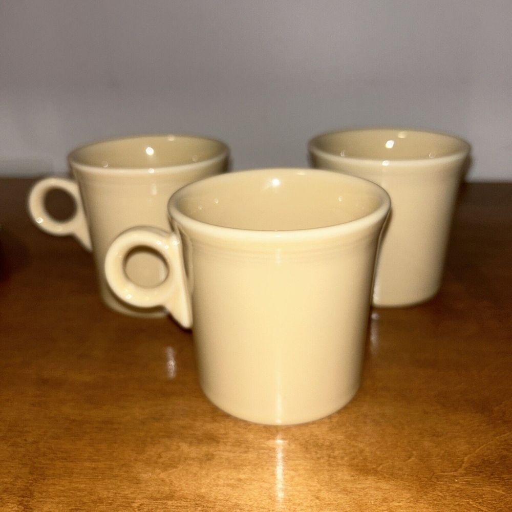 Vintage Fiesta Homer Laughlin Pale Yellow HLC Mug Tom & Jerry‎ "O" Ring Handle